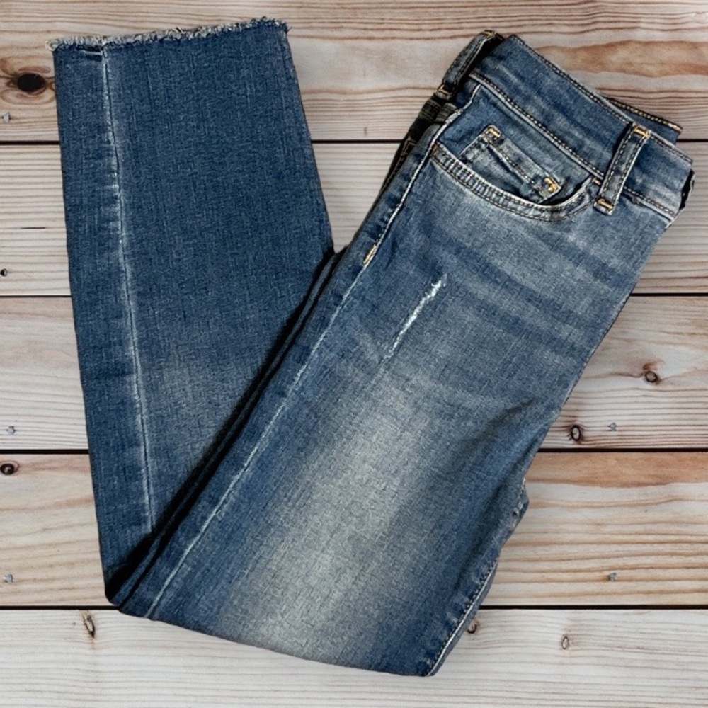 NWOT Girls The Children’s Place Straight Blue Jeans Distressed Size 6x/7